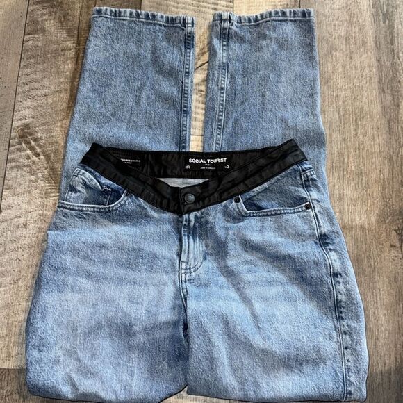 Abercrombie and Fitch SOCIAL TOURIST jeans- size 9R—29 - Picture 4 of 8